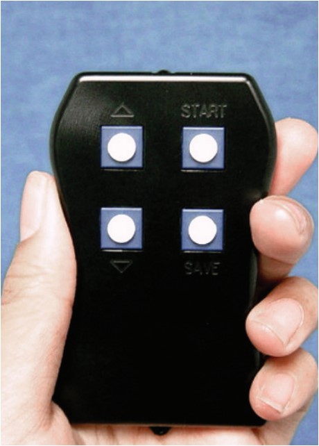 LumaCool có thể được điều khiển từ xa thông qua remote cầm tay