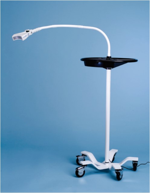 Tay đèn có thể gắn vào hầu hết các trụ ghế nha khoa hiện có nên không cần diện tích sàn