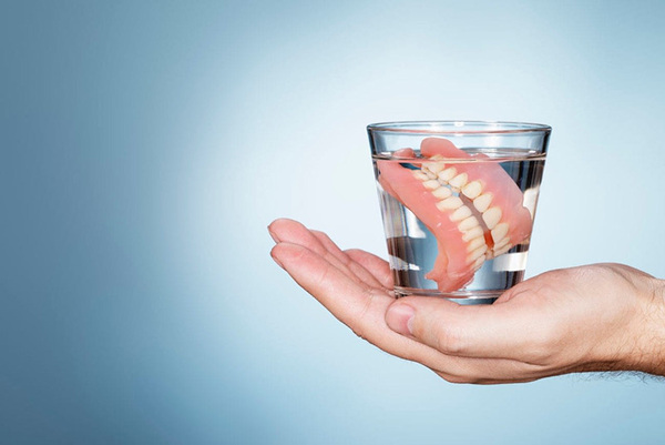 Lắp răng giả và hướng dẫn cách chăm sóc