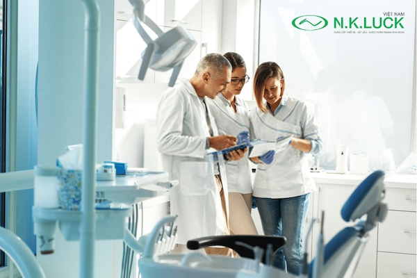 Ghế nha khoa cũng cần được bảo dưỡng thường xuyên để có thể sử dụng bền lâu