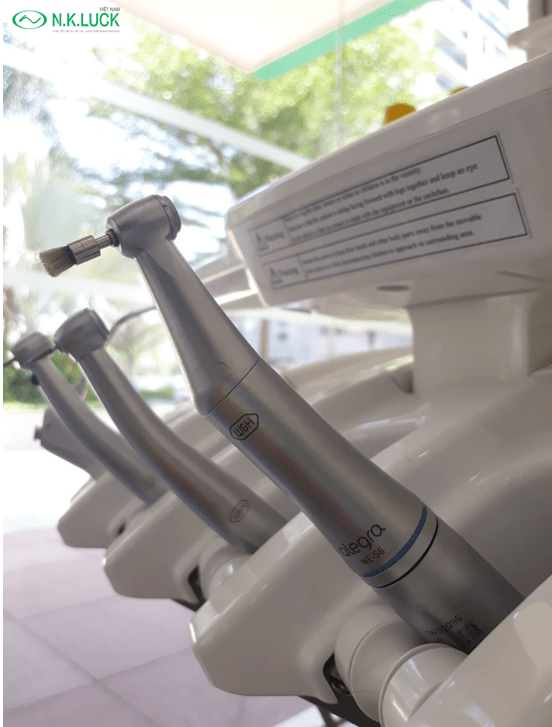 Vị trí đặt dây tay khoan tốc độ chậm.