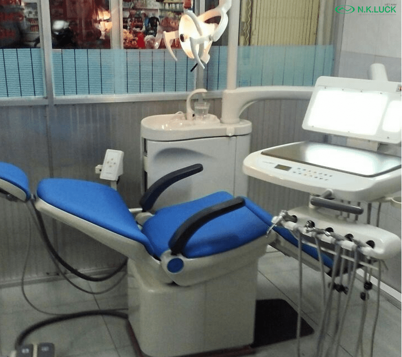 Dễ dàng nhìn thấy được ghế nha khoa Yoshida đã qua sử dụng đã bị xuống cấp rất nhiều, chưa kể đến chất lượng khi sử dụng.