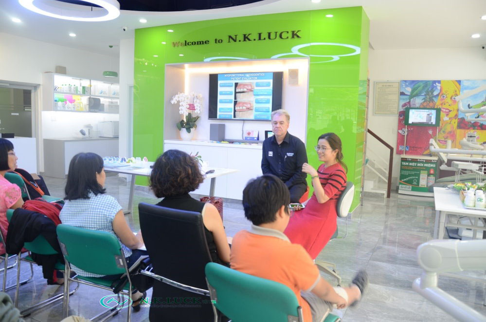 THUYẾT TRÌNH CHUYÊN ĐỀ HỆ THỐNG TIỀN CHỈNH NHA TRAINER VÀ KHÍ CỤ CHỨC NĂNG MRC DÀNH CHO TRẺ ĐANG LỚN